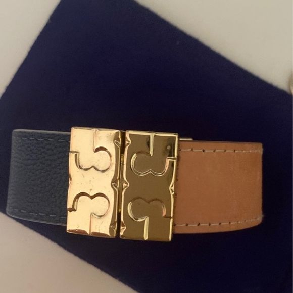 Tory Burch Jewelry - RARE!!!! REVERSIBLE TORY BURCH STATMENT PEICE PRISTINE CONDITION 🩷🤎🩷🤎